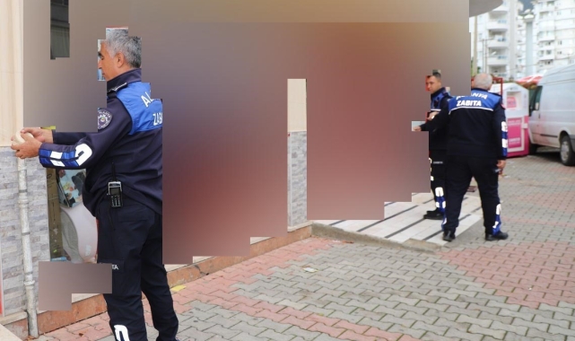 Alanya'da tarihi geçmiş bebek maması satan zincir market şubesi mühürlendi