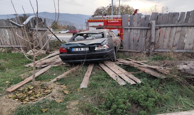 Amasya'da devrilen otomobildeki 4 kişi yaralandı