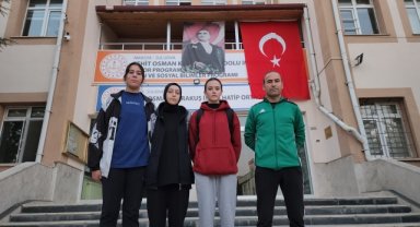 Amasya'da liseli kriket oyuncuları milli takım aday kadrosuna çağrıldı