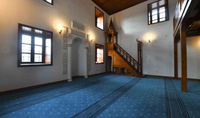 Ankara&#039;da ahşap serenli minaresiyle dikkat çeken Hamidiye Camii aslına uygun olarak yeniden inşa edildi
