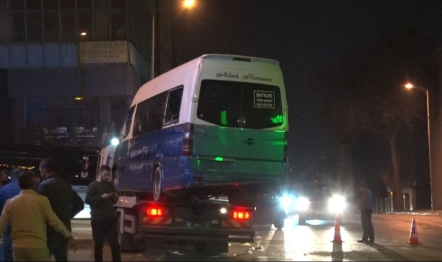 Ankara'da otomobil ile dolmuş çarpıştı: 6 yaralı