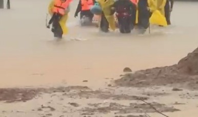 Antalya'da sal ve dolu seraları vurdu