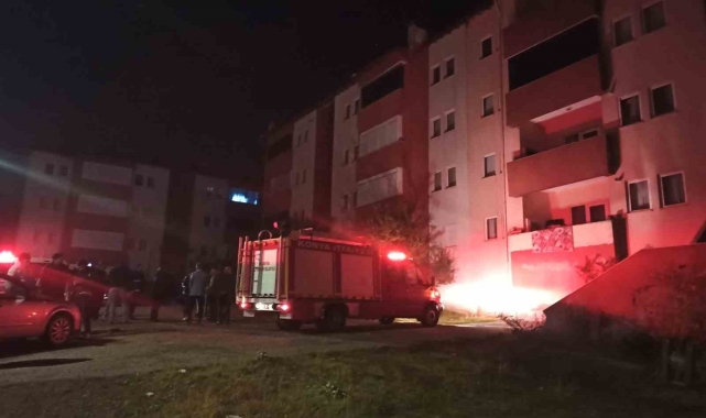 Apartmanın zemin katında çökme paniği