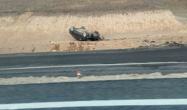 Ardahan'da yoldan çıkan otomobilin sürücüsü yaralandı