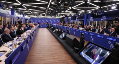 Avrupa Siyasi Topluluğu Zirvesi, Budapeşte'de başladı