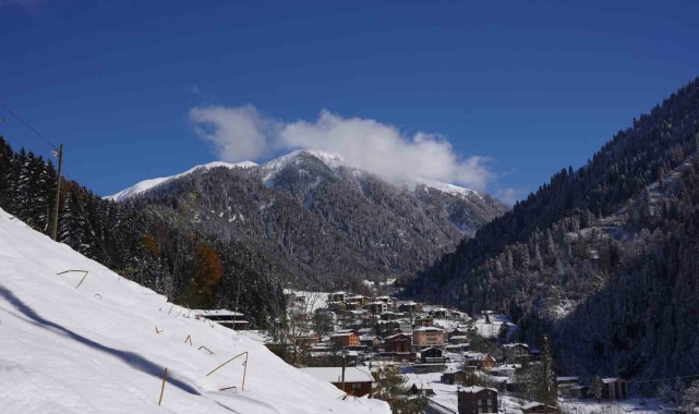 Ayder'de sonbahar kış ile birleşti, manzara mest etti