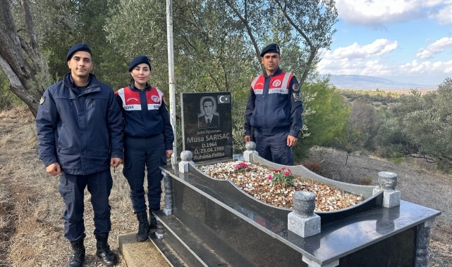 Aydın jandarması şehit öğretmen Sarısaç'ı unutmadı