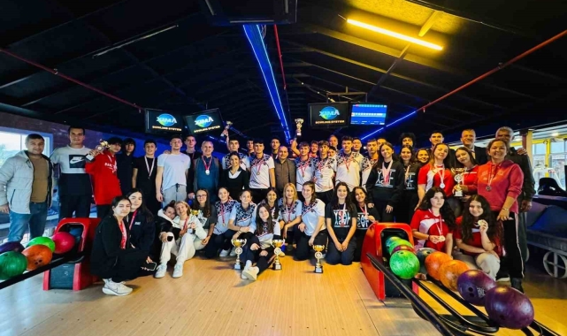Aydın'da okullar arası bowling müsabakaları sona erdi