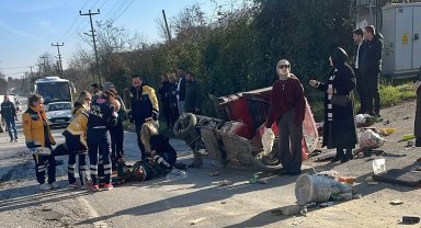 Baba ile oğlu ayıran kazanın ardından olay yerinden kaçan kamyonet sürücüsü tutuklandı