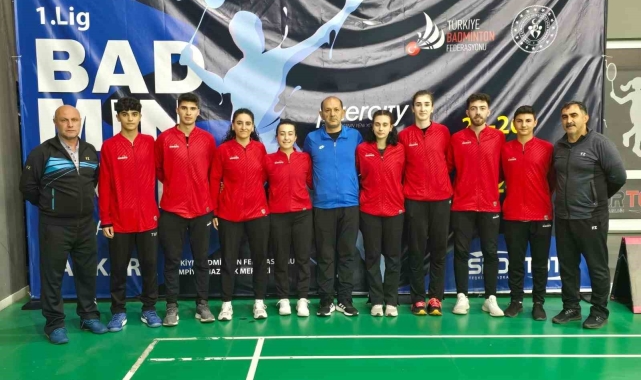 Badminton Süper Liginde Erzincan takımları zirvede
