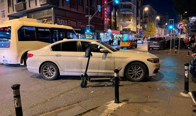 Bahçelievler'de scooter'dan düşen sürücü otomobilin altında kaldı