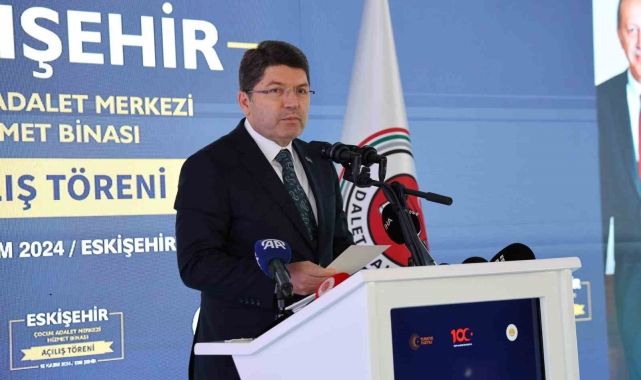 Bakan Tunç Eskişehir'de Çocuk Adliye Merkezi'nin açılışına katıldı