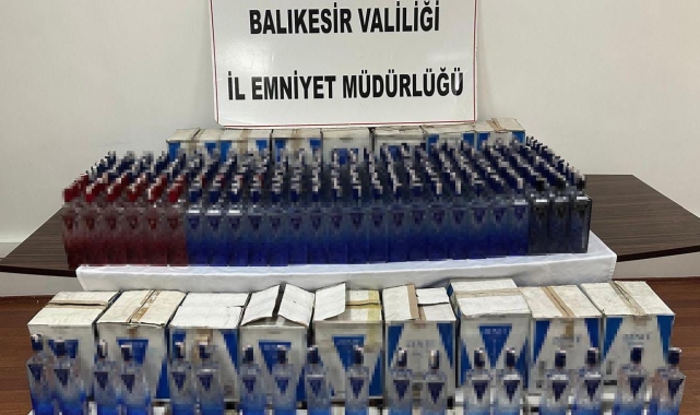 Balıkesir'de eş zamanlı operasyon: Bin 611 adet kaçak alkollü içki şişesi ele geçirildi