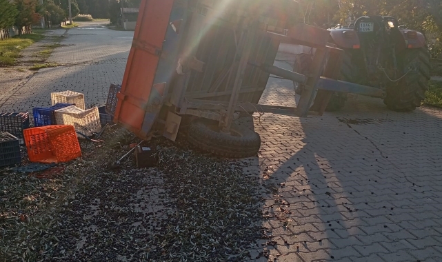 Balıkesir'de traktör römorku devrildi: 5 yaralı