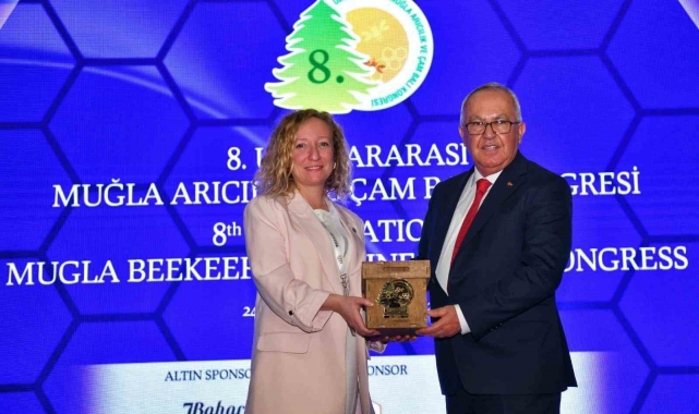 Balıkesir'e Uluslararası kongrede arıcılık ödülü