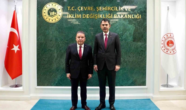 Başkan Böcek, Bakan Kurum ile Antalya'nın geleceğini görüştü