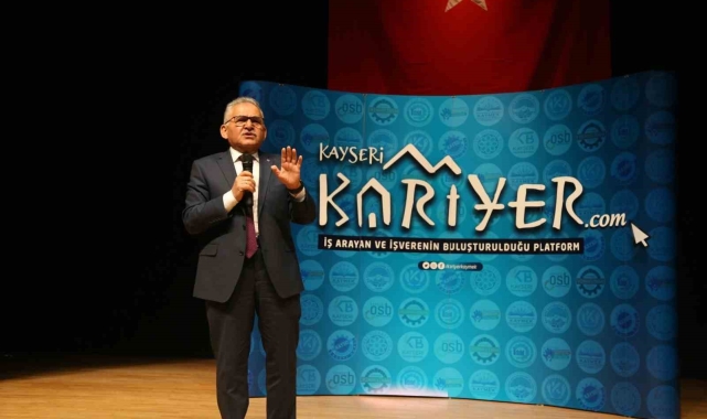 Başkan Büyükkılıç: "Kayseri kariyer merkezimiz 1 ayda 305 kişiye istihdam sağladı"