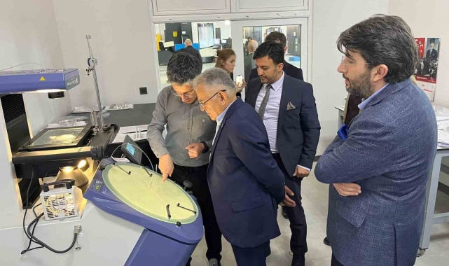 Başkan Büyükkılıç'tan TOMTAŞ Havacılık Tesisine ziyaret
