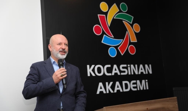 Başkan Çolakbayrakdar, "Hayatın tüm renkleri, 7'den 70'e Kocasinan Akademi'de buluşuyor"
