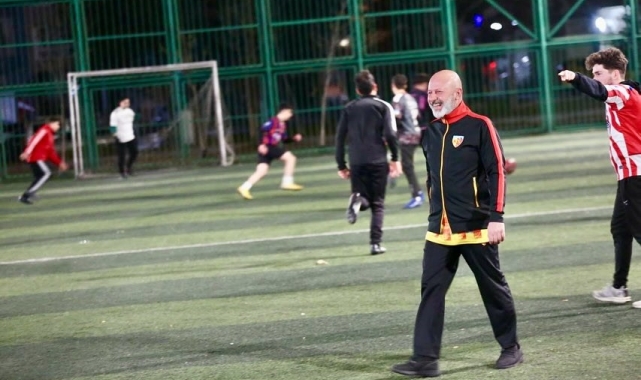 Başkan Çolakbayrakdar, "Sporcularımızla gurur duyuyorum"