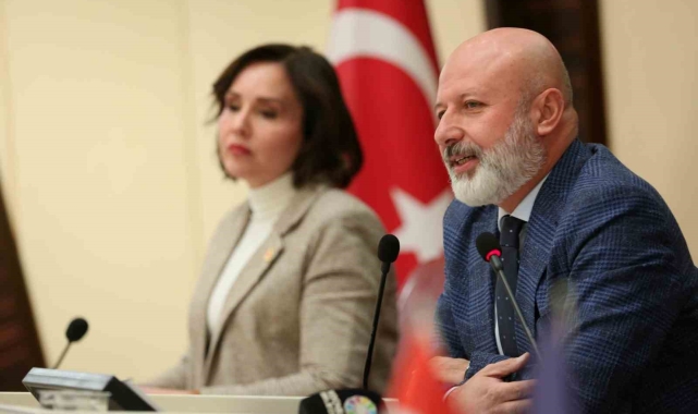 Başkan Çolakbayrakdar'dan gençlere 'Spor Okulu' müjdesi