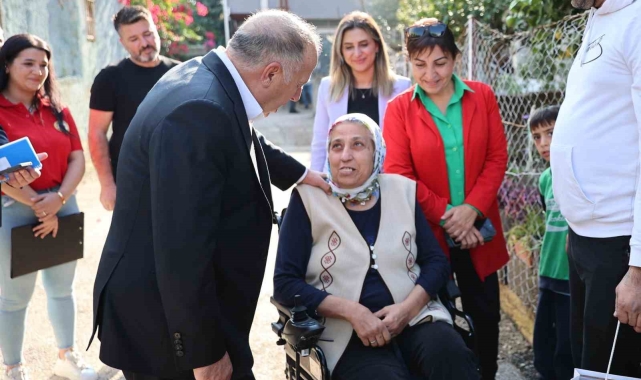 Başkan Demirçalı, akülü sandalye hediye etti