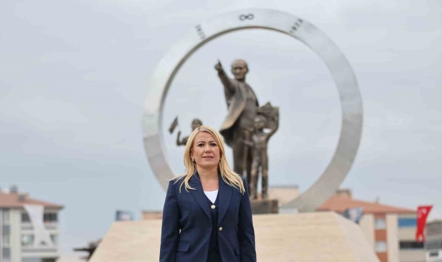 Başkan Doğan, Merkezefendi'den sonsuzluğa uzanan 100. Yıl Meydanını hizmete açtı