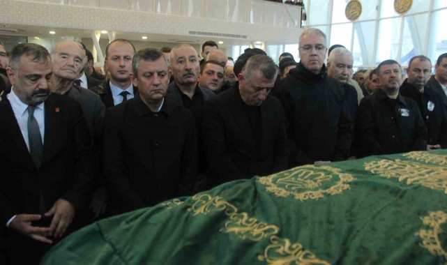 Başkan Günay'ı acılı gününde Özgür Özel yalnız bırakmadı