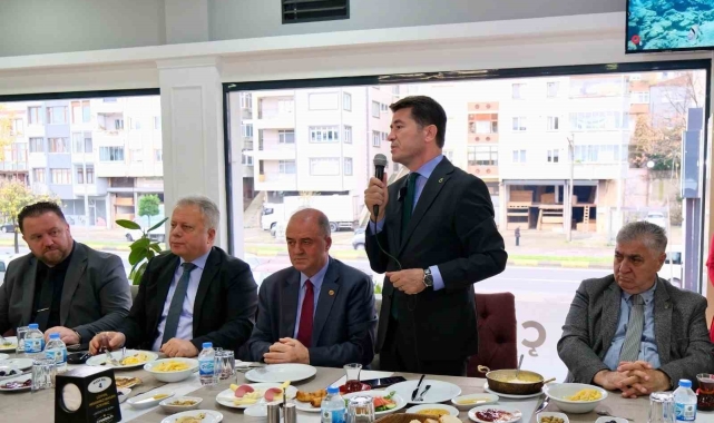 Başkan Kaya, Ortahisar'daki mahalle muhtarlarıyla bir araya geldi