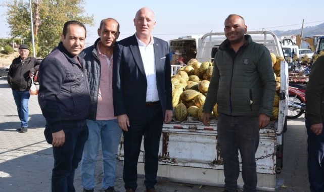 Başkan Kumral pazaryerinde esnaf ve vatandaşlarla Buluştu