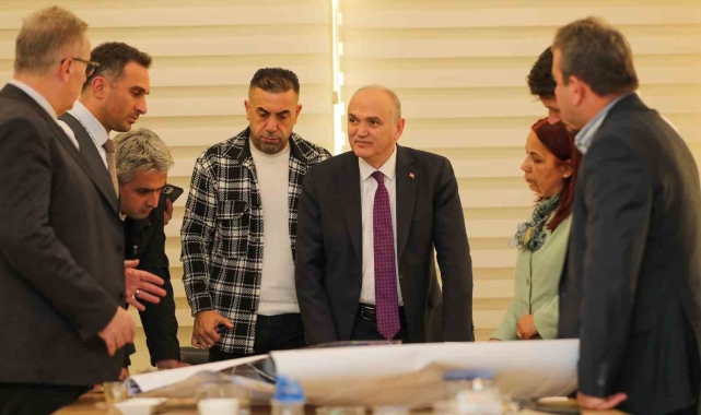 Başkan Özlü mobilya kent projesi için İnegöl'de