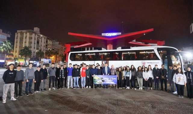 Başkan Sandıkçı: "Eğitim projelerimizle öğrencilerimizin yanında olmaya devam edeceğiz"