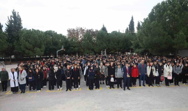 Başkan Söğüt'ten gençlere: "Her zaman yanınızdayız"