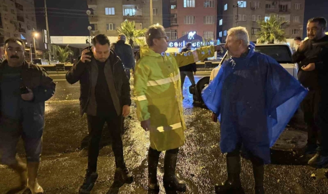 Başkan Tetik, yağmurdan etkilenen mahallelerde incelemelerde bulundu
