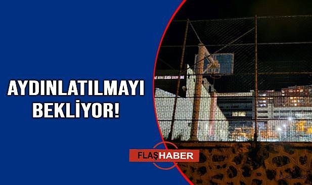 Basketbol sahası karanlıkta kaldı