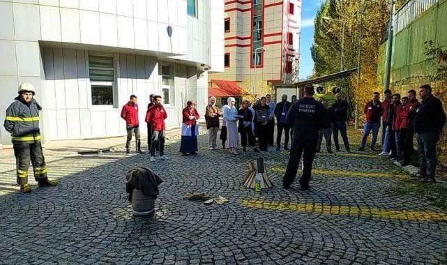 Bayburt Ağız ve Diş Sağlığı Merkezi'nde yangın tatbikatı gerçekleştirdi