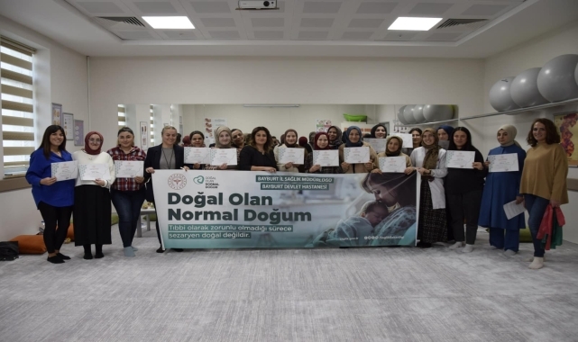 Bayburt'ta sağlık çalışanı anne adayları normal doğum hakkında bilgilendirildi