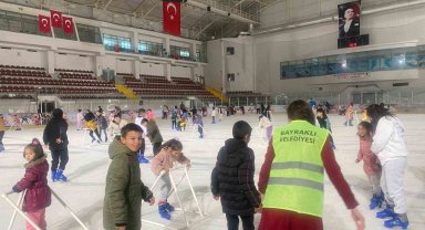 Bayraklılı çocuklar tatilin keyfini yaşadı