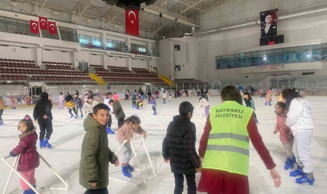 Bayraklılı çocuklar tatilin keyfini yaşadı