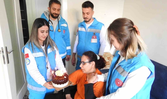 Bedensel engelli Tuba'ya doğum günü sürprizi