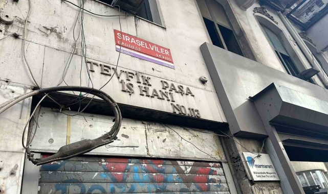 Beyoğlu'nda şüpheli ölüm, mühürlü asansörün altında bir kişinin cansız bedeni bulundu