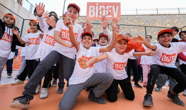 BİDEV, 10. basketbol sahasını Adıyaman'da açtı