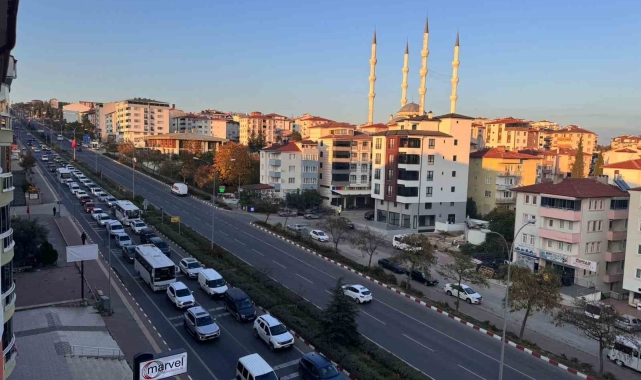 Bilecik araç trafiğinden yaşanmaz bir şehir haline geldi