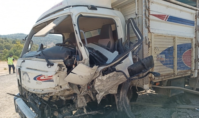 Bilecik'te 2 aracın çarpışması sonucu 2 kişi yaralandı