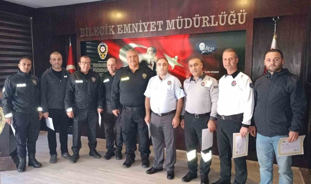 Bilecik'te başarılı polis ve özel güvenlik görevlerine 'Başarı Belgesi' verildi