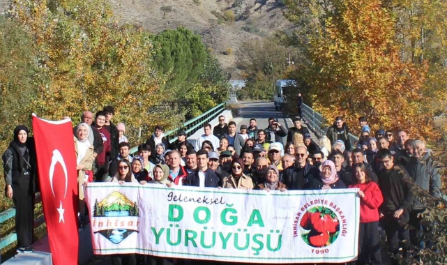 Bilecik'te bu haftaki doğa yürüyüşü 'Atamıza Saygı' sloganıyla gerçekleşti