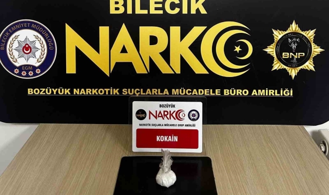 Bilecik'te şüpheli araç içinde bulunan şahısların üzerinden kokain çıktı