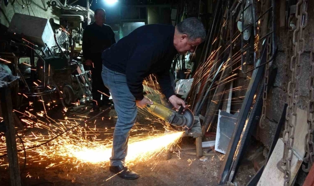 Bir nesilden diğerine aktarılamayan 'demircilik mesleği' yok oluyor