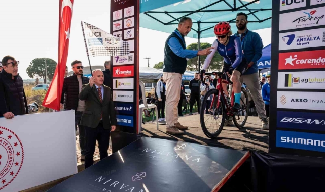Bisikletin en hızlıları Antalya'da zamana karşı yarıştı