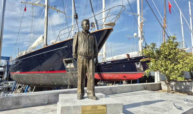 Bodrum'da "Guletlerin Babası" anısına heykel yapıldı